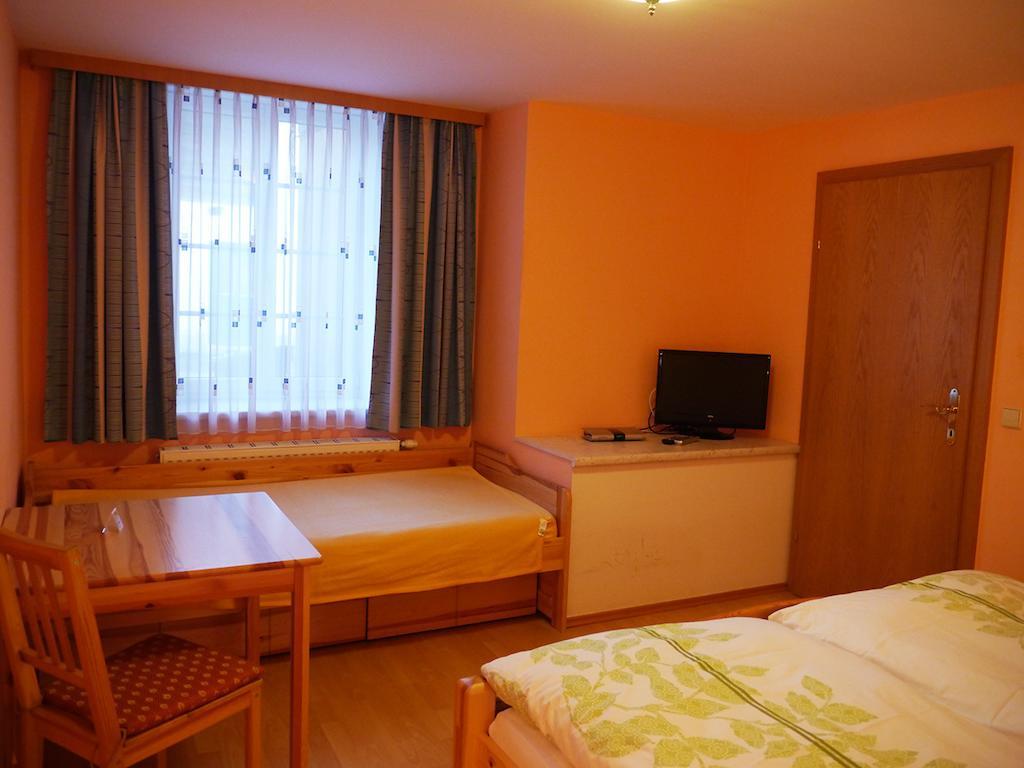 Schusterhaeusl Apartment Worschach Phòng bức ảnh